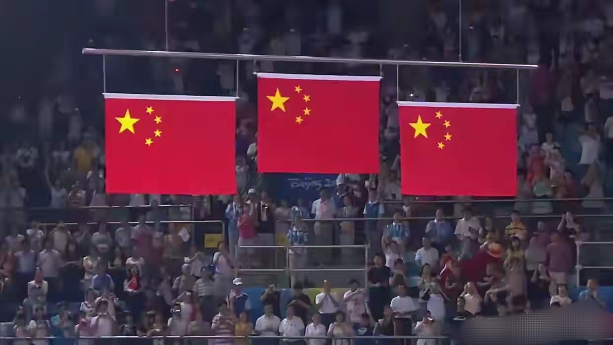 详细阅读:PG-包含Ming回归赛场,回归赛场首场状态亮眼,美国队观众沸腾!的词条 PG-包含Ming回归赛场,回归赛场首场状态亮眼,美国队观众沸腾!的词条